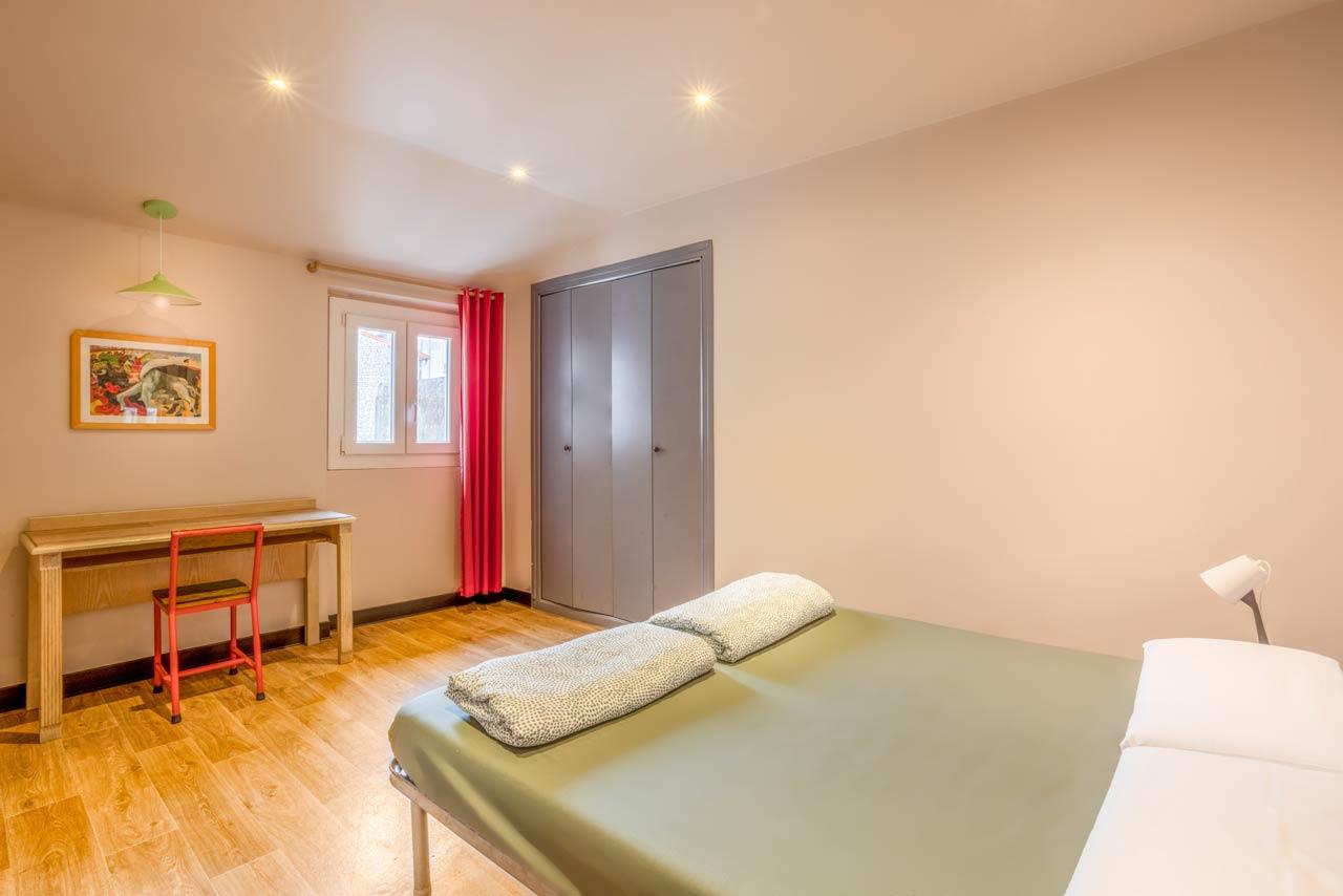 Villa Saint Exupery Beach Hostel Nice Exterior photo Treatment room at the Centre Hospitalier de Luxembourg